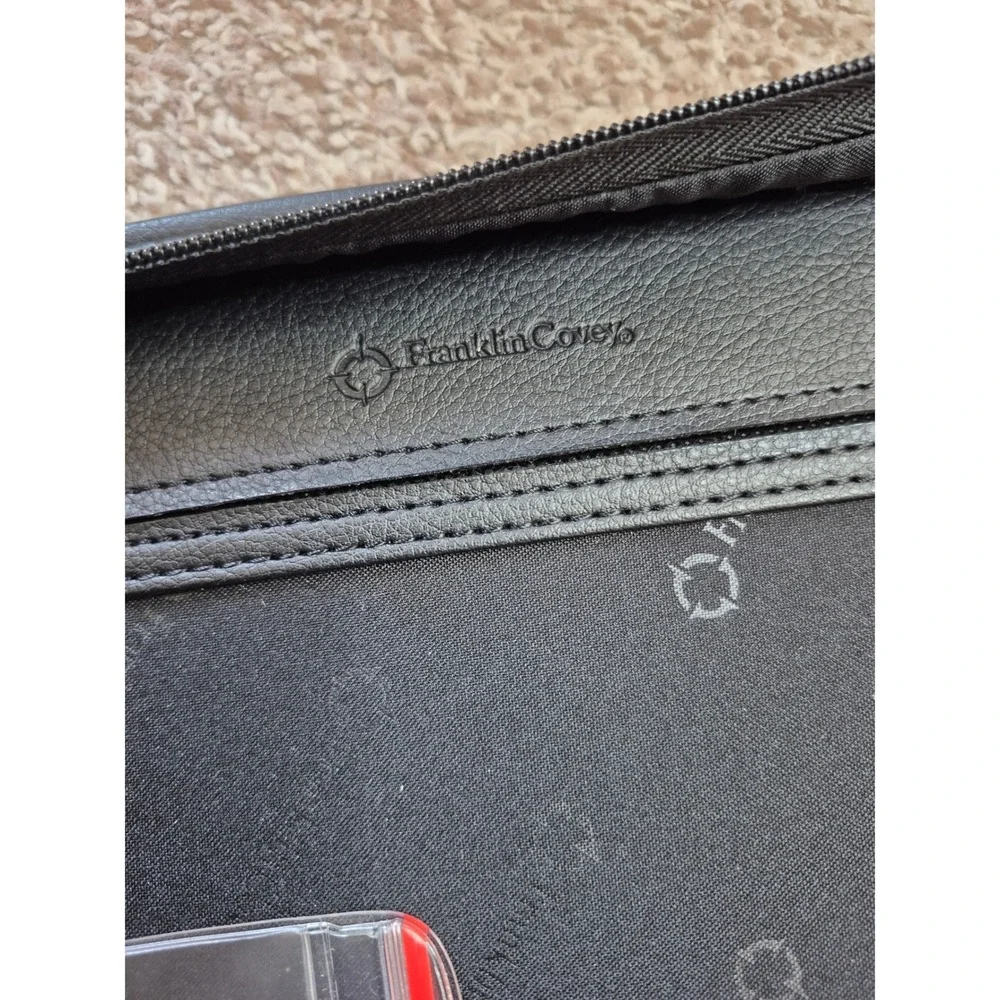 Franklin Covey Black Leather Zippered 3 Ring Binder Planner Briefcase